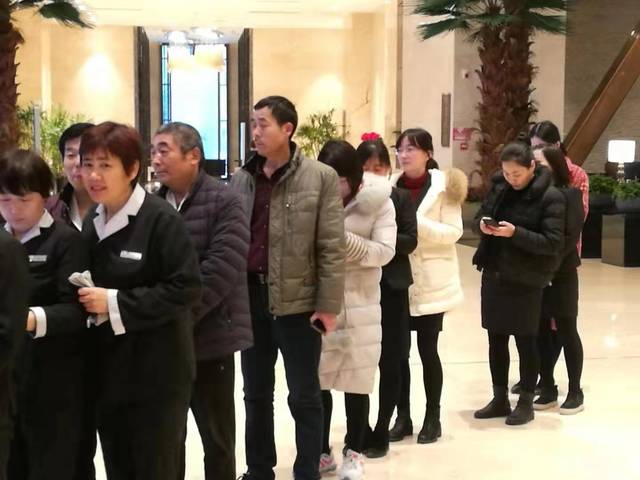 命运无情人有情 爱克团队暖人心 爱克集团组织员工为患病同事捐款十余万元