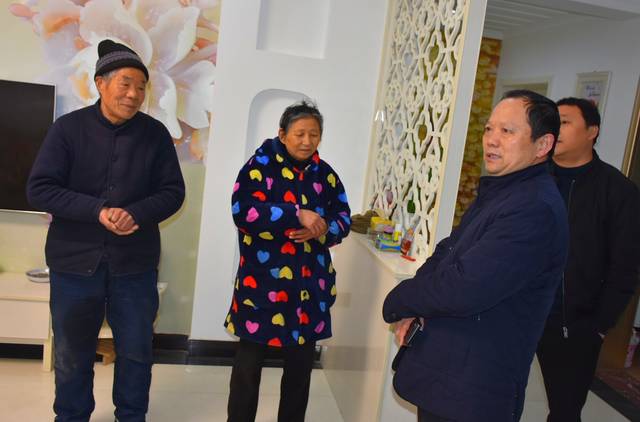 命运无情人有情 爱克团队暖人心 爱克集团组织员工为患病同事捐款十余万元