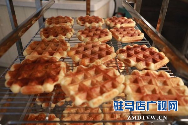 层层芳香更健康 面包姑娘爱畅享 网红面包Miss Bread烘焙店盛装开业