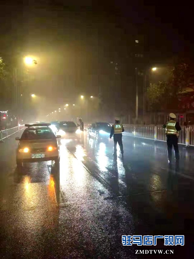 东高公安分局集中夜查打击“毒驾”“酒驾”违法行为