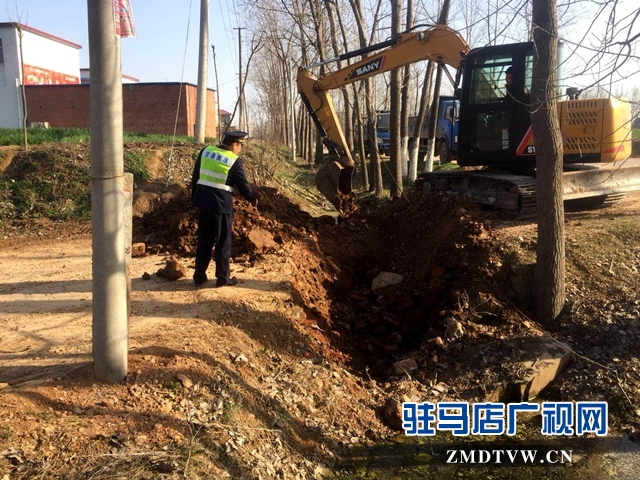 正阳县开展“公路记忆”路域环境整治行动