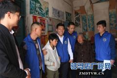 共青团汝南县委联合萤火虫公益协会走访帮扶特殊家庭