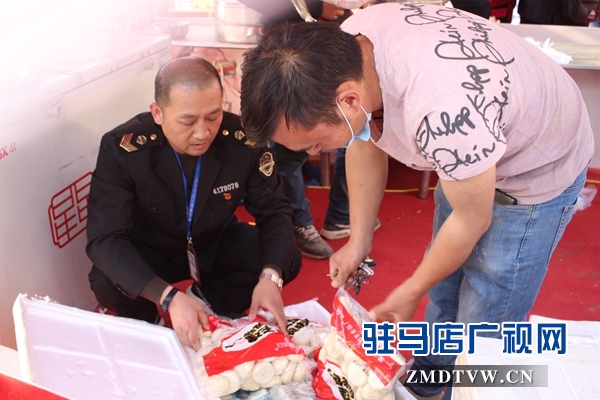 汝南县古塔食药所重拳整治美食节“美食”乱象 