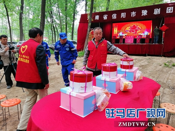 昔日并肩作战 今朝百岁相见