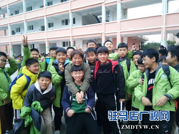 驻马店市第二十四小学师德师风建设结硕果