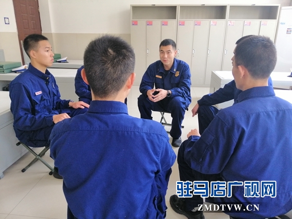 火警险情冲在前的丁腾龙