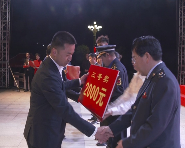 西平县举行庆“五一”中国梦大合唱