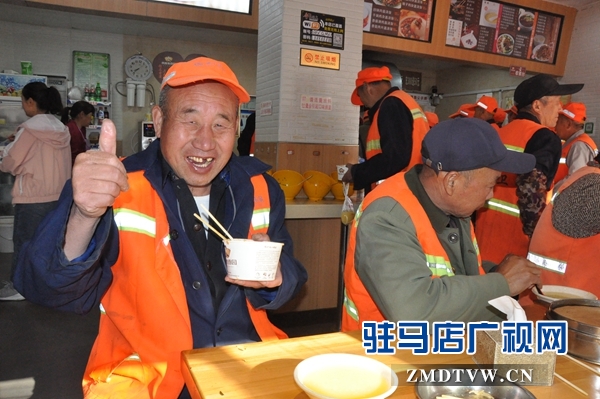 “爱心早餐”温暖城市美容师