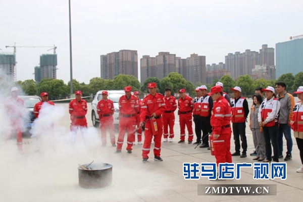市红十字会举行“世界红十字日”大型宣传活动