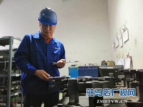 李岩：平凡岗位做不凡业绩