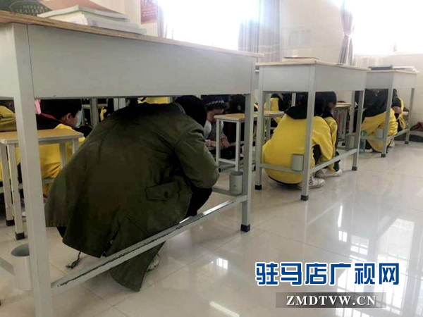 驻马店市第三十三小学开展“地震应急疏散演练”活动