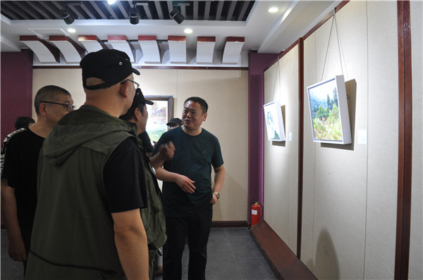 东书房艺术馆签约艺术家全国巡展“在中国游荡”第六季在天中美术馆成功启动