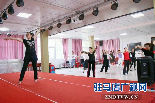 汝南县举办广场舞教练培训班 