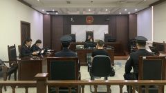 男子破解微信密码盗、骗11万多元被判2年