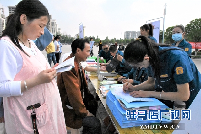正阳县卫健体委开展世界家庭医生日宣传义诊活动