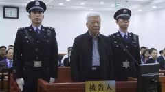 被控敛财4434万！ 河南政协原副主席靳绥东受贿案开庭