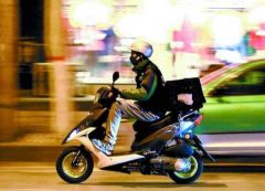 扬州整治外卖骑手“抢时间”：交通违法1次，停工1天