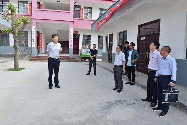上蔡县委副书记 县长李卫明深入苗庄村暗访脱贫攻坚工作