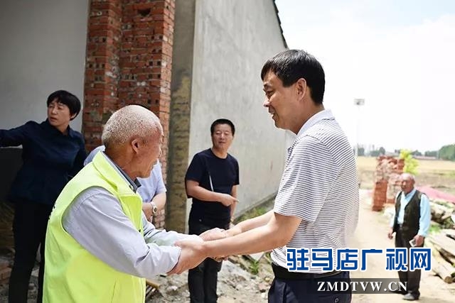上蔡县委副书记 县长李卫明深入苗庄村暗访脱贫攻坚工作