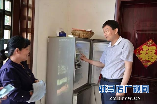 上蔡县委副书记 县长李卫明深入苗庄村暗访脱贫攻坚工作