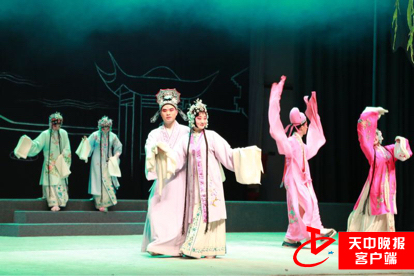 驻马店市举行 “中原文化大舞台”惠民演出