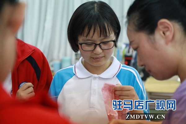驻马店市实验中学师生“体验式”过端午 感受传统节日魅力