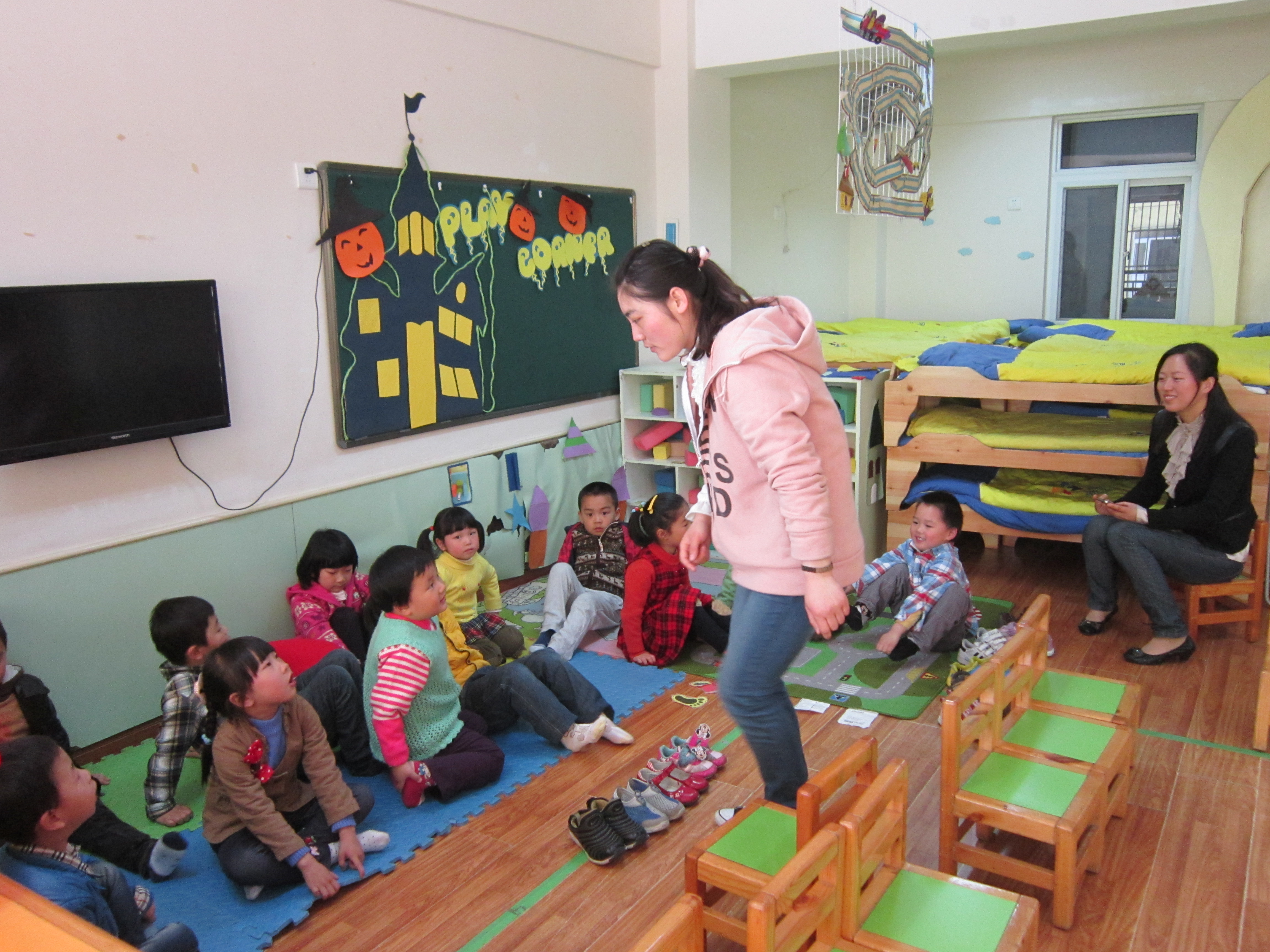 六一儿童节开发区关工委慰问幼儿园