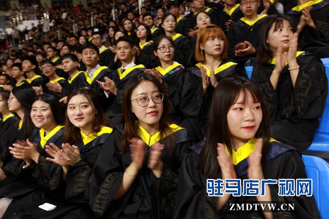 黄淮学院举行2019届毕业生毕业典礼暨学位授予仪式