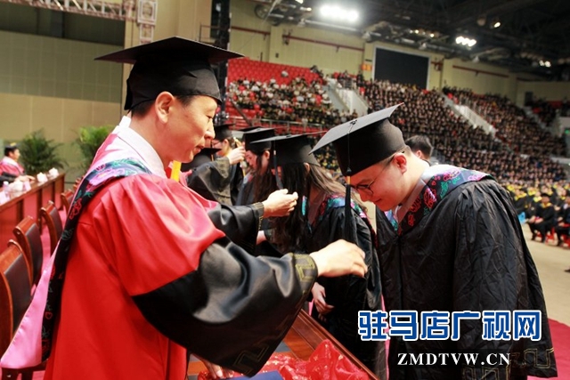 黄淮学院举行2019届毕业生毕业典礼暨学位授予仪式