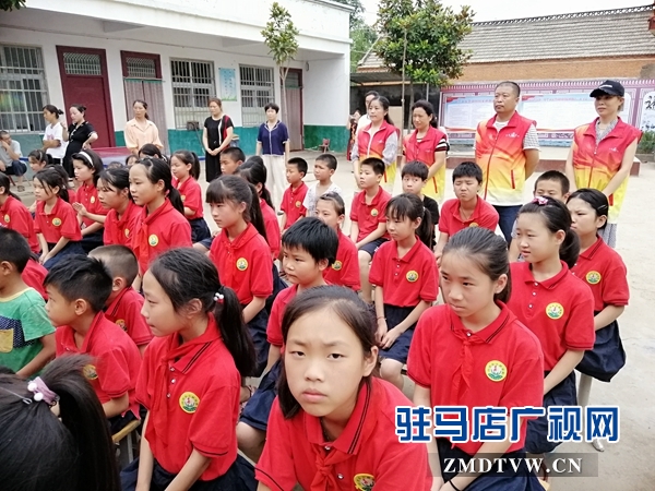 泌阳县土桥小学有了爱心图书室
