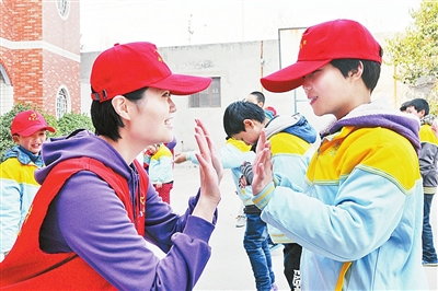 中建五局志愿者走进 “妈妈爱”特教之家关爱残疾儿童