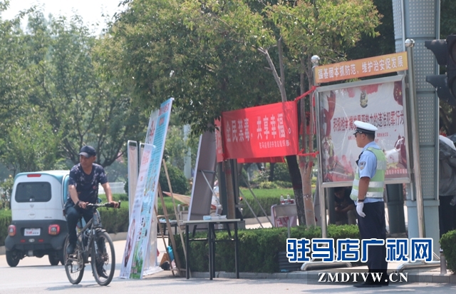烈日坚守岗位——高温下的工作者