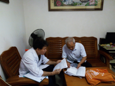 市退役军人创业协会开展关爱老党员健康活动