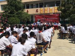 驻马店市企业家协会第14组走进板桥镇刘沟村爱心捐赠12万元爱心物资
