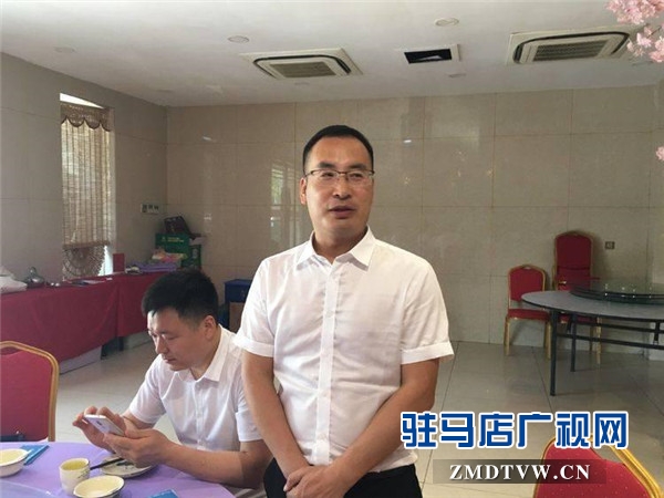 驻马店市企业家协会第14组走进板桥镇刘沟村爱心捐赠12万元爱心物资