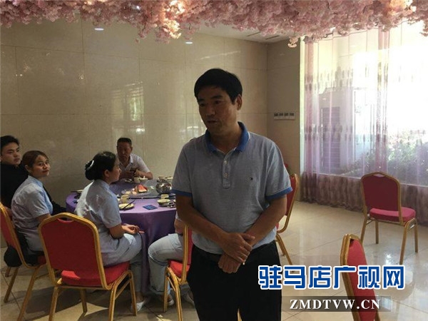 驻马店市企业家协会第14组走进板桥镇刘沟村爱心捐赠12万元爱心物资