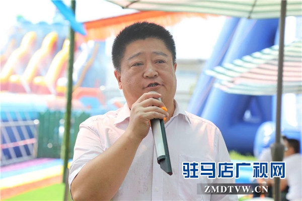 平舆县蓝天芝麻小镇天天水上乐园华美绽放，千亩荷塘荷花也妖艳开放