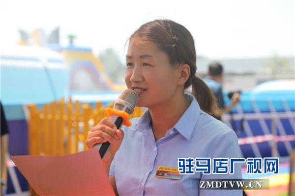 平舆县蓝天芝麻小镇天天水上乐园华美绽放，千亩荷塘荷花也妖艳开放