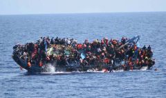 载有86名移民船只在突尼斯附近海域沉没 82人失踪1人死亡