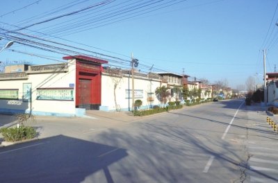 黄淮学院乡居环境改善设计服务团到信阳市新集村开展暑期实践活动
