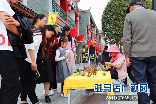 河南省副省长徐光携省重点项目观摩团点赞驻马店皇家驿站