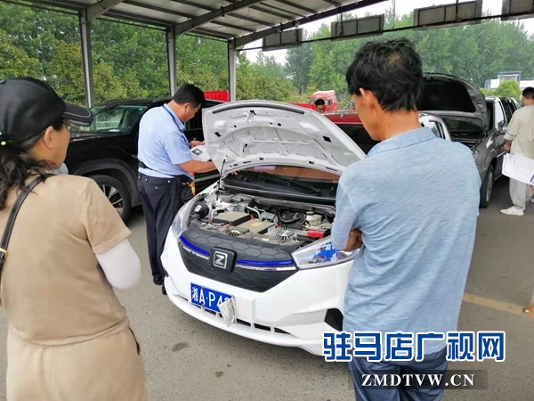车管所设“绿色通道”为新能源汽车上牌 获市民点赞