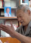 他​帮无数人重见光明，99岁仍每天工作到凌晨2点……