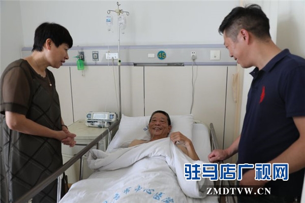 驻马店市餐饮与饭店行业协会名厨委员会为患病厨师长捐赠爱心善款78000元 