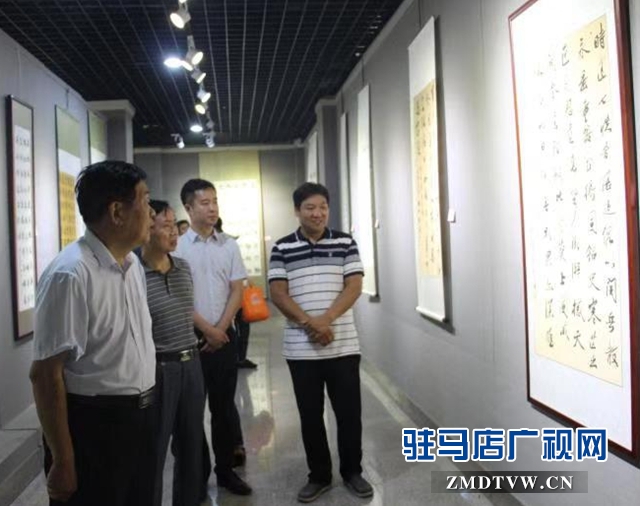 驻马店市青年书法作品展开幕  50余件书法作品展出