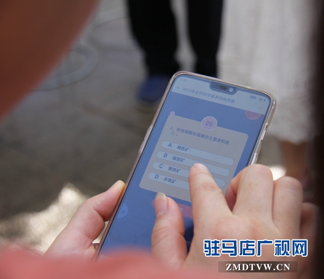 科普活动进社区   普及科学惠民生