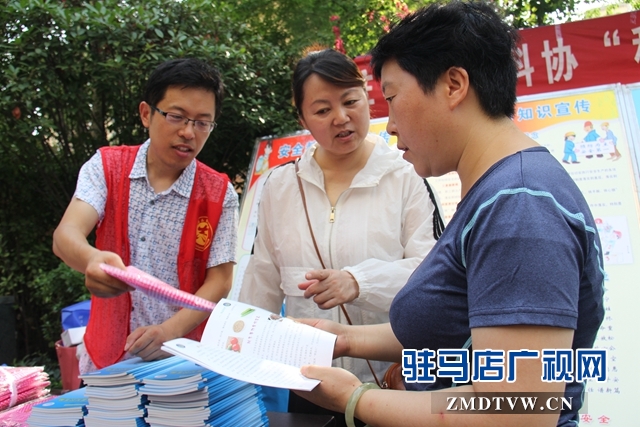 科普活动进社区   普及科学惠民生