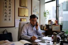 被“港独”砸祖坟，他有话要说