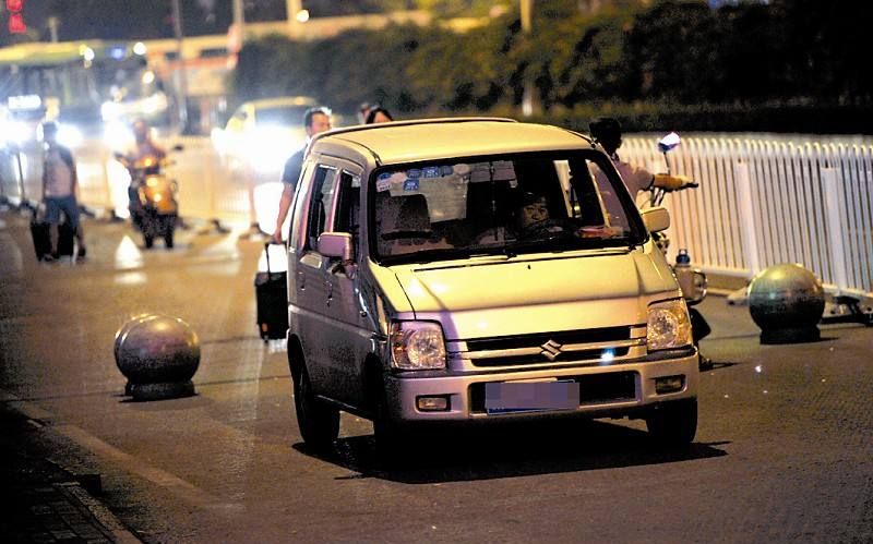 北京市开展暑期“黑车”夜查行动 86辆“黑车”落网