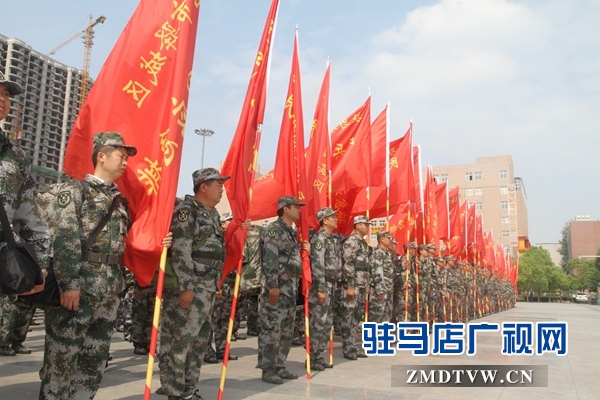 驿城区人武部建军节开展爱心助学活动